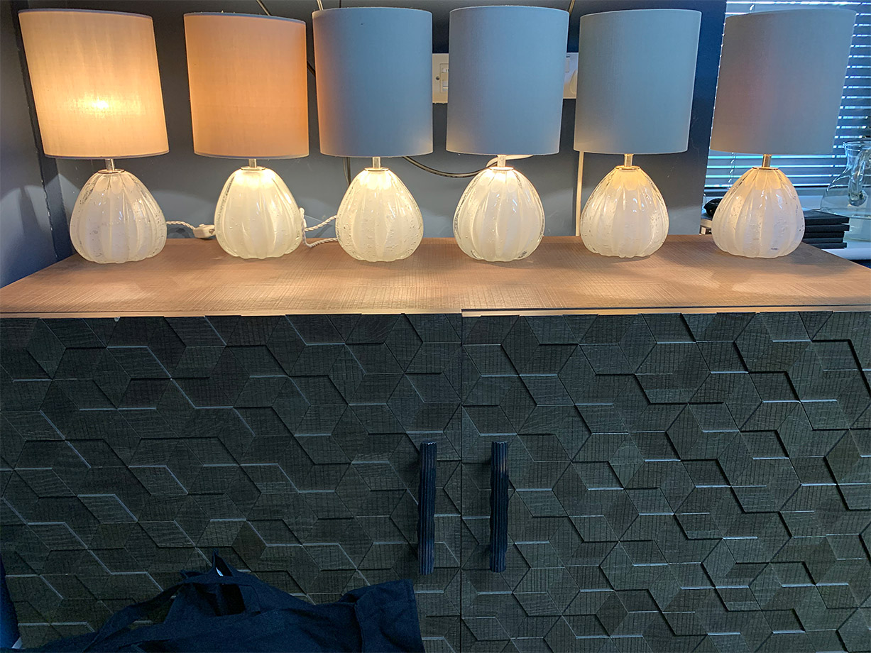 Figure 17 Can you believe it's just the shade lining that is different? Figure 17 Can you believe it's just the shade lining that is different?